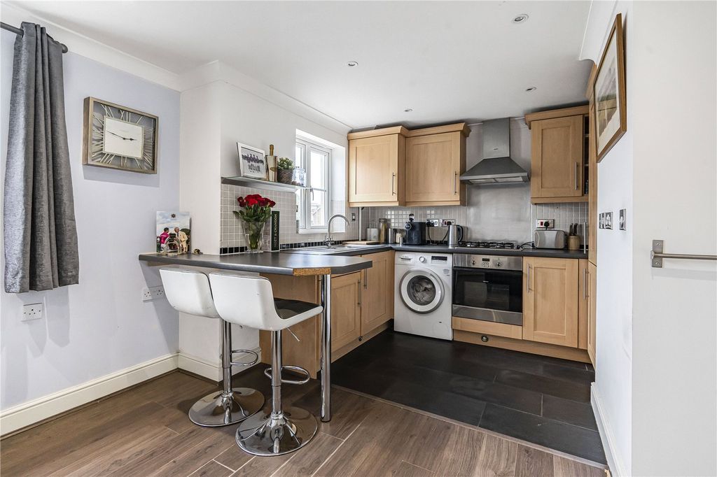 Property photo 3 of 14 Kitchen
