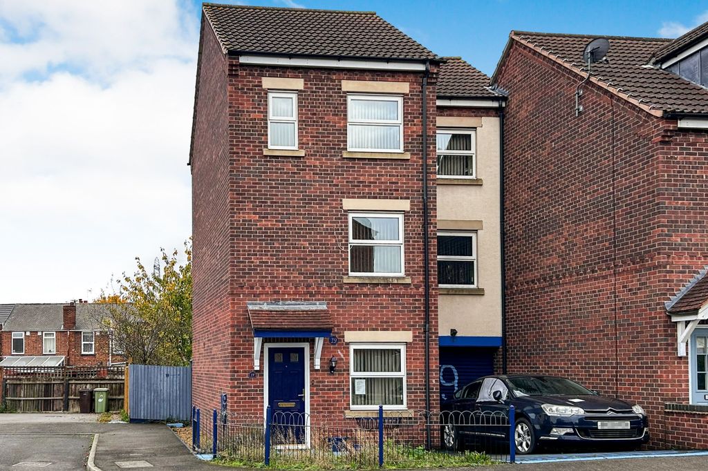 Property photo 1 of 3 19 Pippin Close, Misterton Dn10 4DX