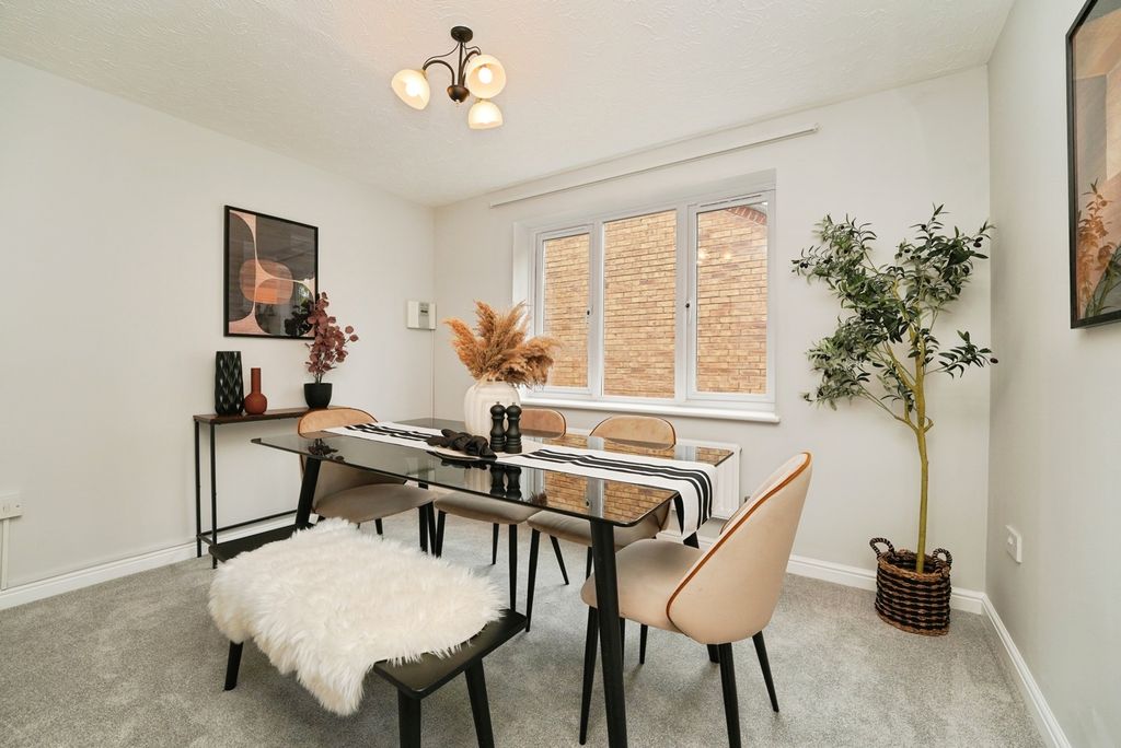 Property photo 3 of 14 Pbox-Img.Jpg