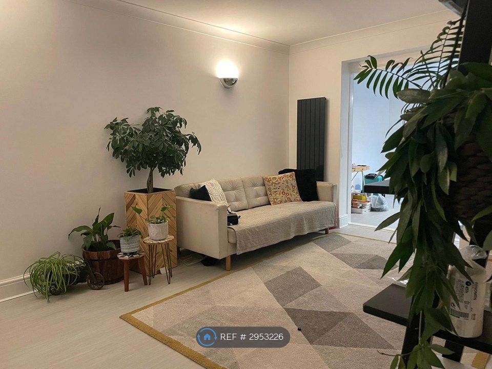Property photo 2 of 10 Living Room1
