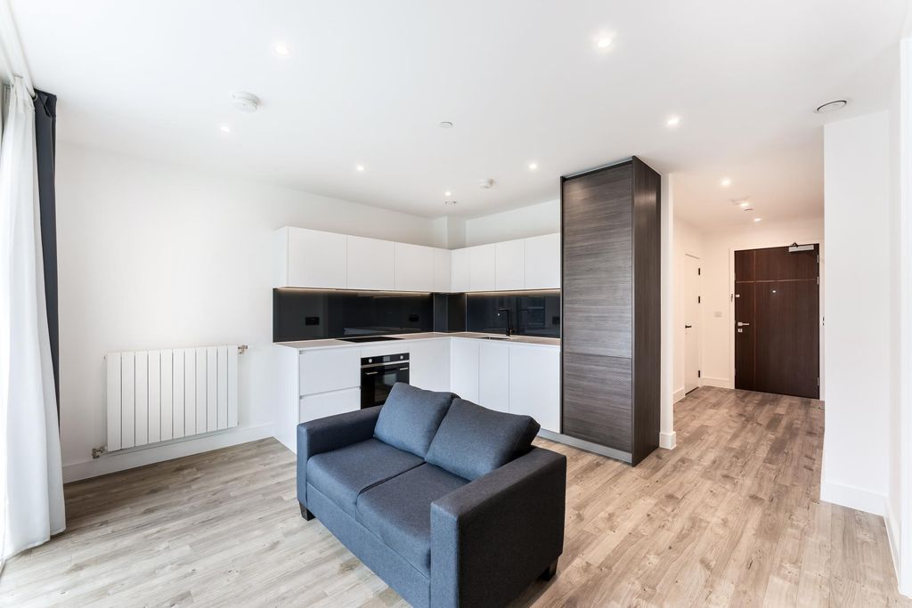 Property photo 1 of 6