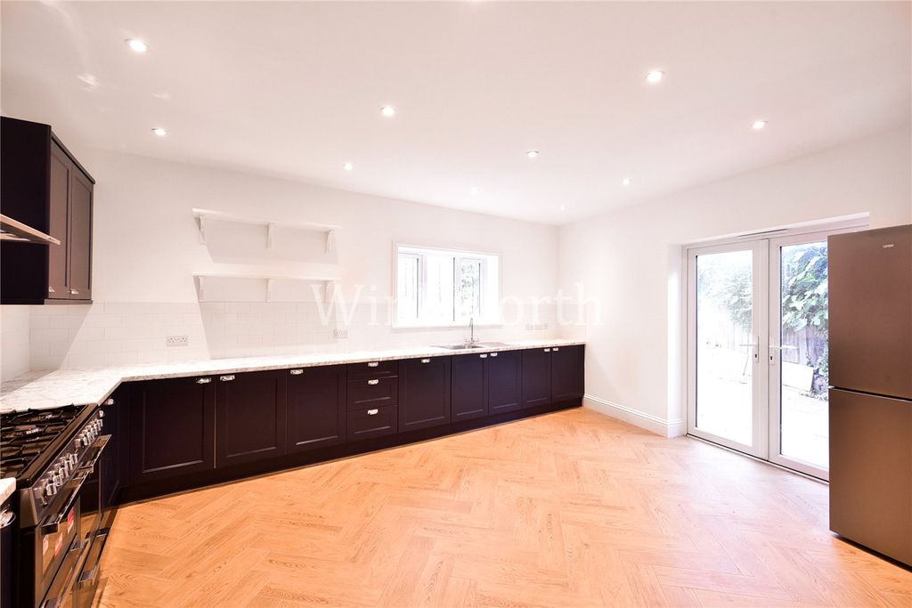 Property photo 2 of 26 Picture No. 22
