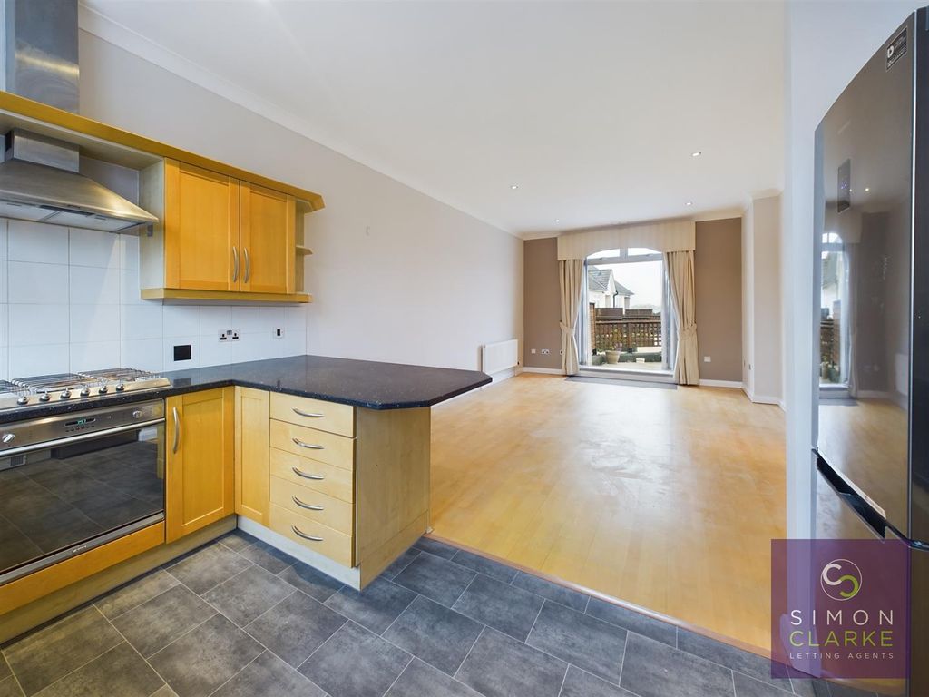 Property photo 2 of 14 Cam03369G0-Pr0210-Still010.Jpg