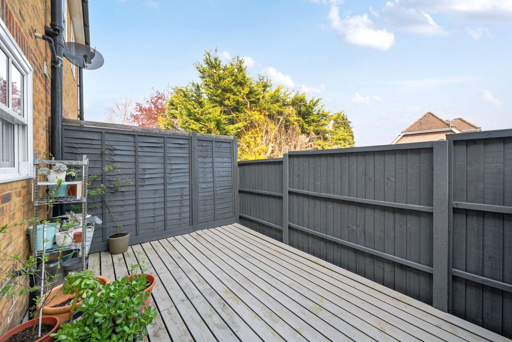 Property photo 3 of 10 3