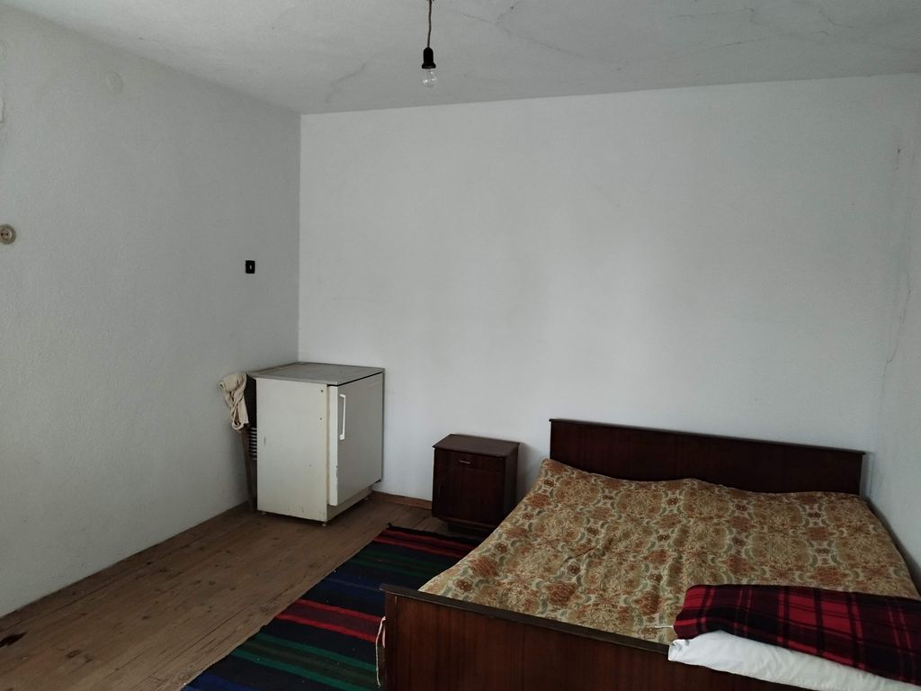 Property photo 3 of 5