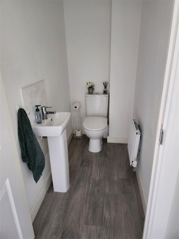 Property photo 3 of 11 Downstairs wC.Jpg