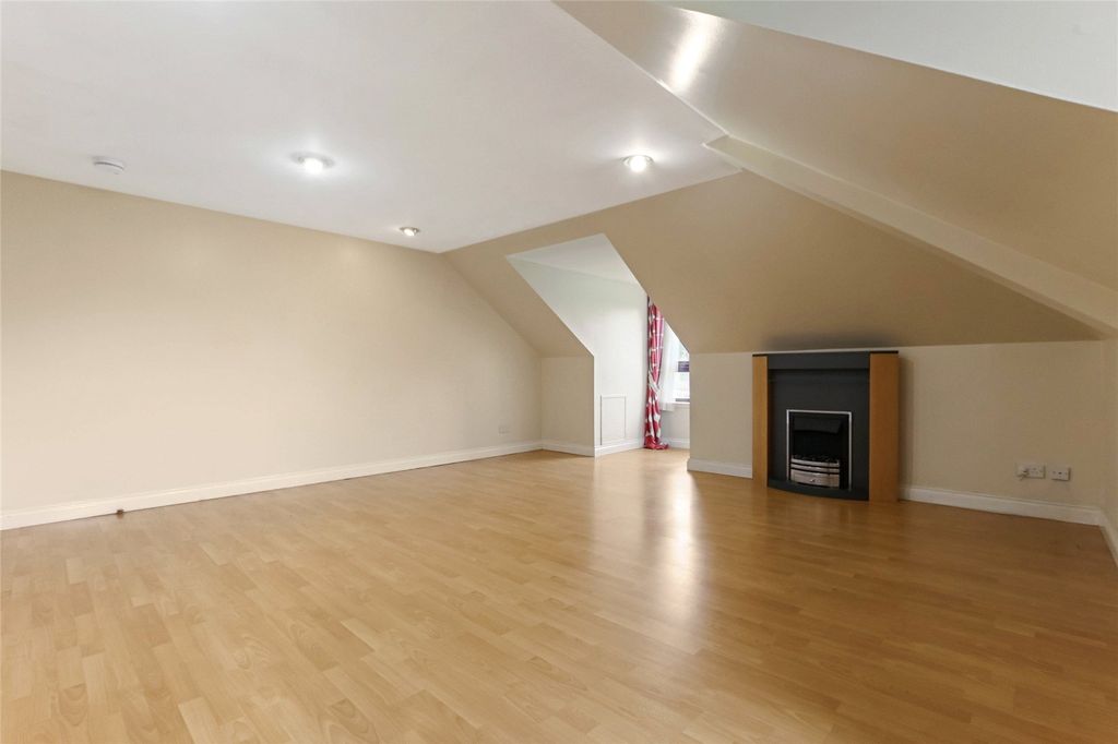 Property photo 3 of 19 Picture No. 15