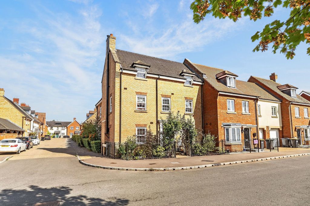 Property photo 1 of 42