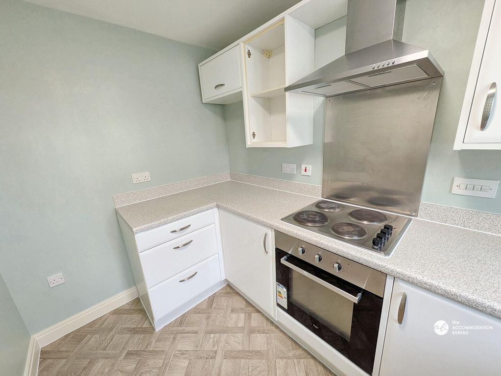 Property photo 3 of 18 Kitchen