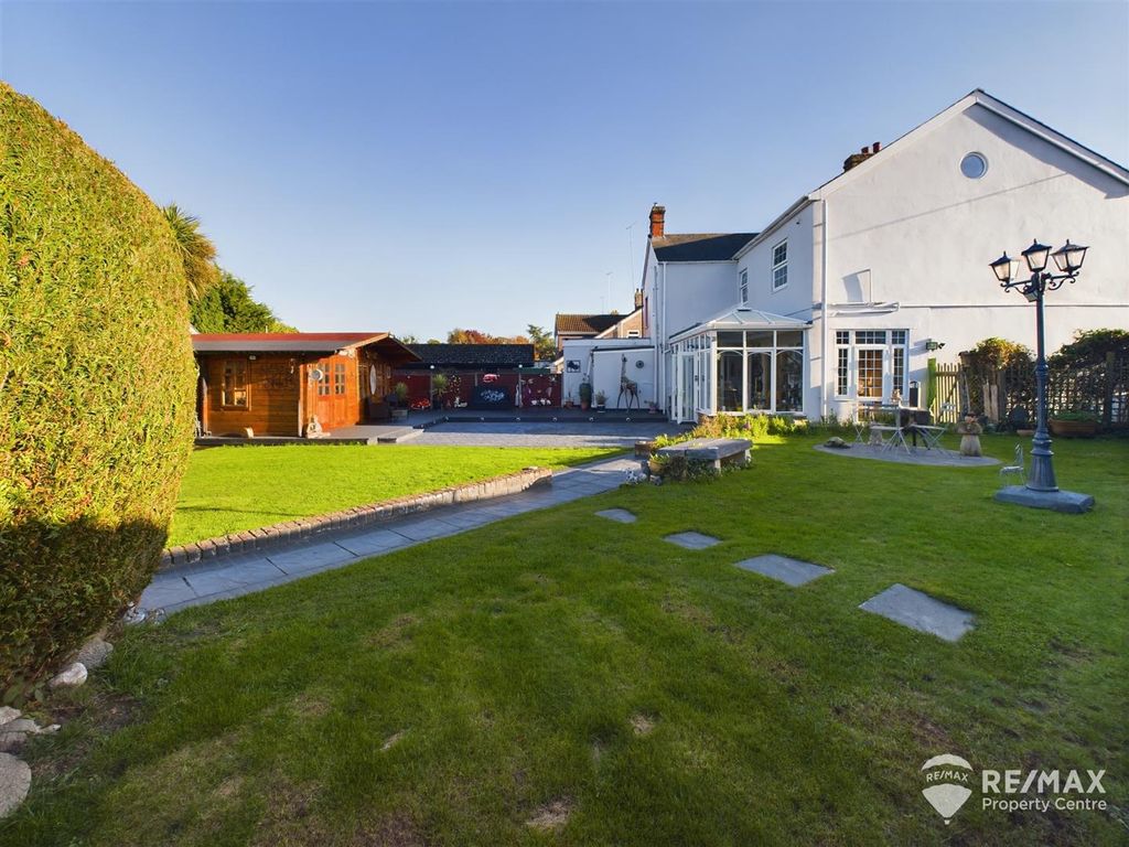 Property photo 2 of 34 Cam02842G0-Pr0112-Still008.Jpg