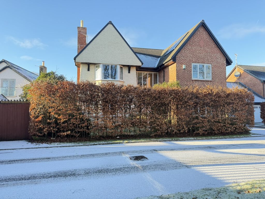 Property photo 1 of 31