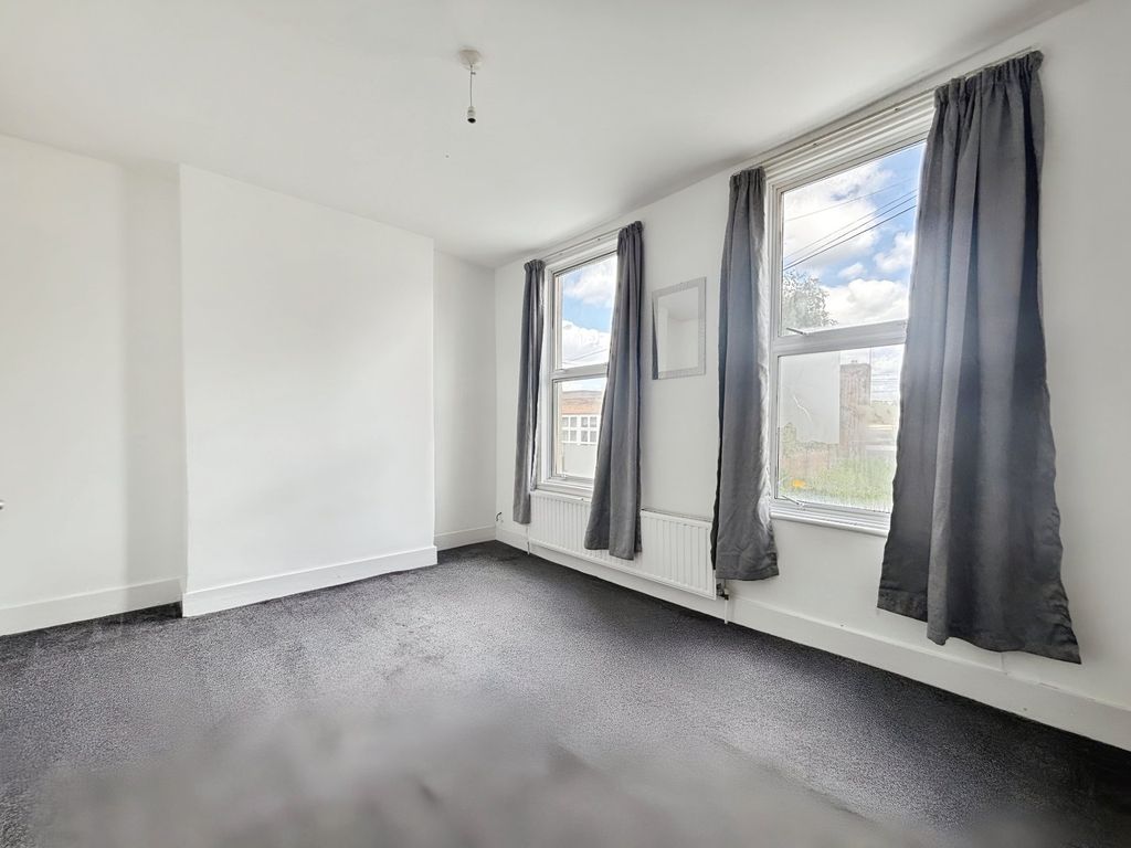 Property photo 1 of 12 01