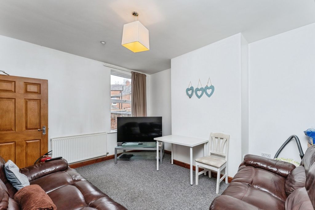 Property photo 3 of 18 Pbox-Img.Jpg