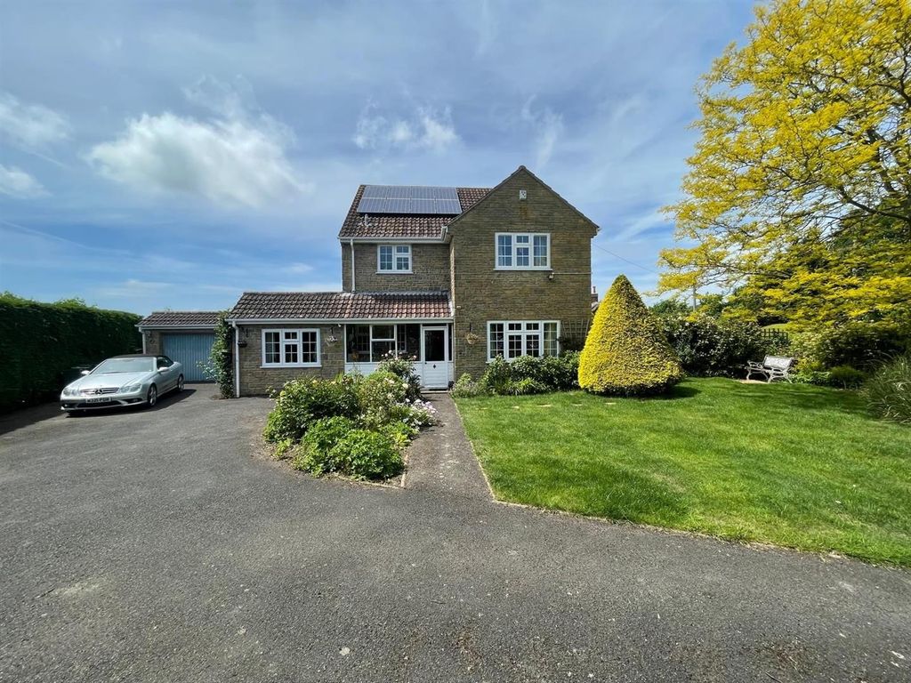 Property photo 2 of 20