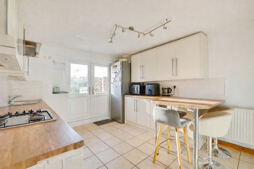 Property photo 2 of 18