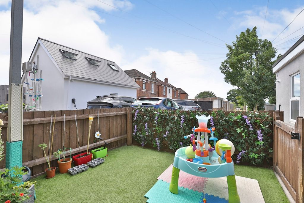 Property photo 2 of 10 Pbox-Img.Jpg