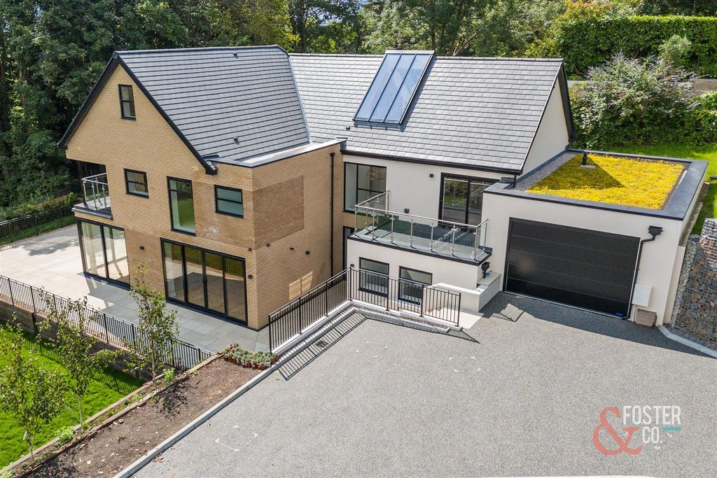 Property photo 1 of 32 Withdean Road, 28 + 28A-010.Jpg