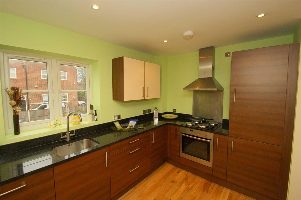Property photo 2 of 6