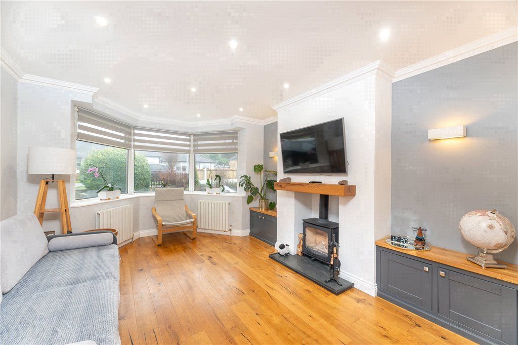 Property photo 2 of 25 Lounge