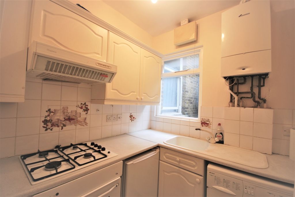 Property photo 2 of 4 Kitchen