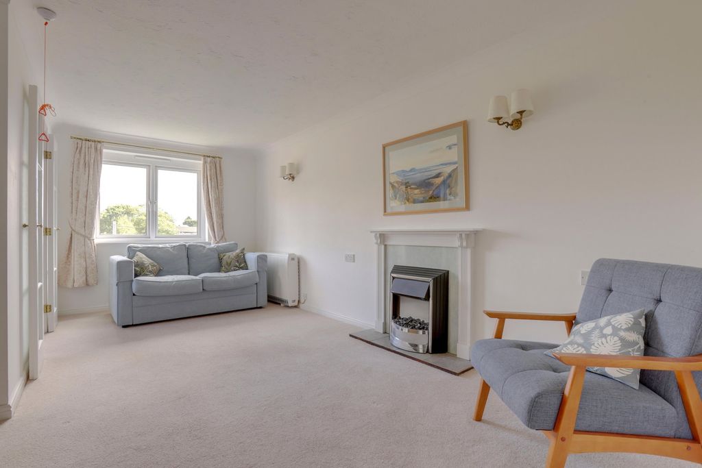 Property photo 2 of 24