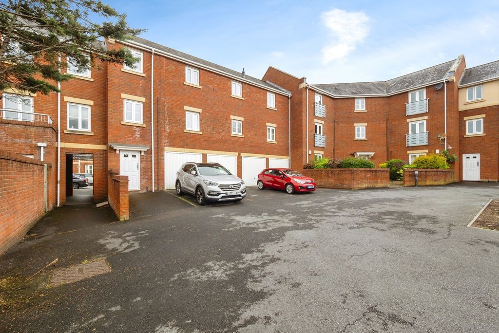 Property photo 2 of 8 Photo