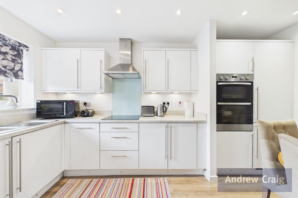Property photo 3 of 22 Breakfasting Kitchen