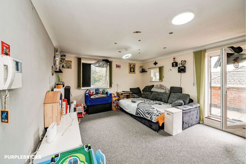 Property photo 3 of 12