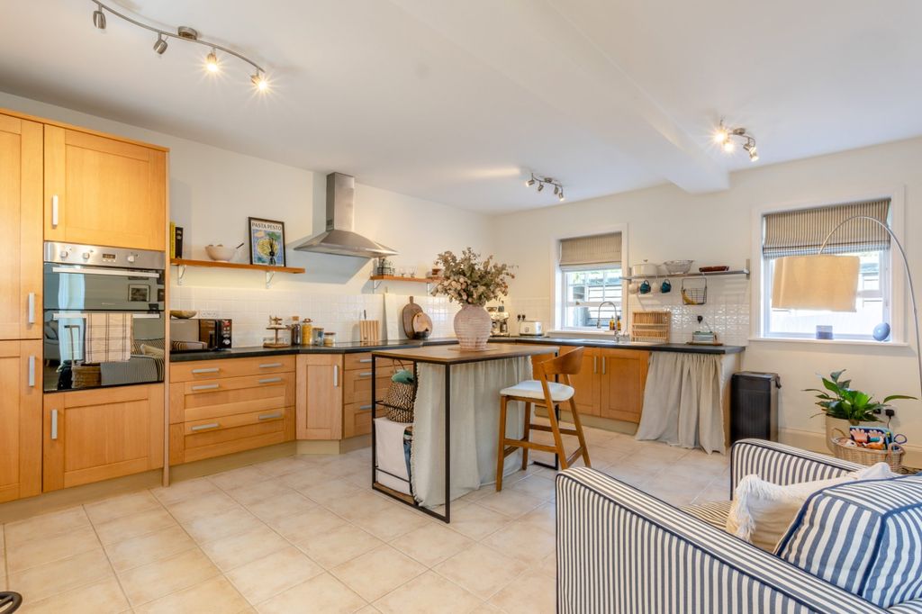 Additional image 23 of 6 bed detached house for saleLamer Lane, Wheathampstead, St. Albans, Hertfordshire AL4