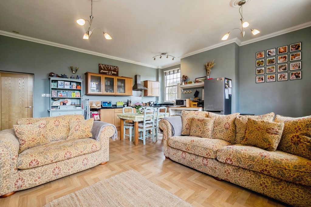 Property photo 3 of 13 Photo