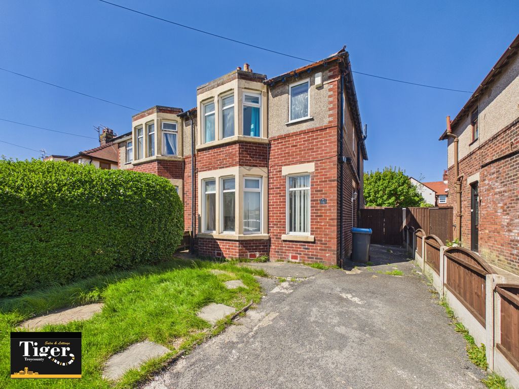 Property photo 1 of 14 Cam03440G0-Pr0595-Still012