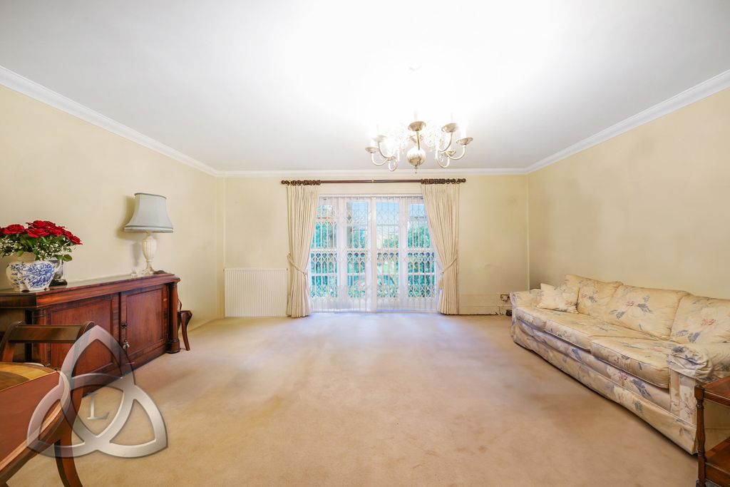 Property photo 1 of 18 1