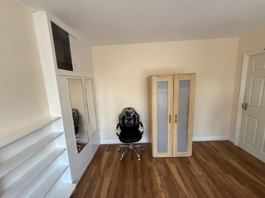 Property photo 2 of 2