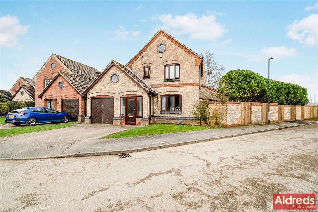 Property photo 1 of 19 Birch Close (20).Jpg