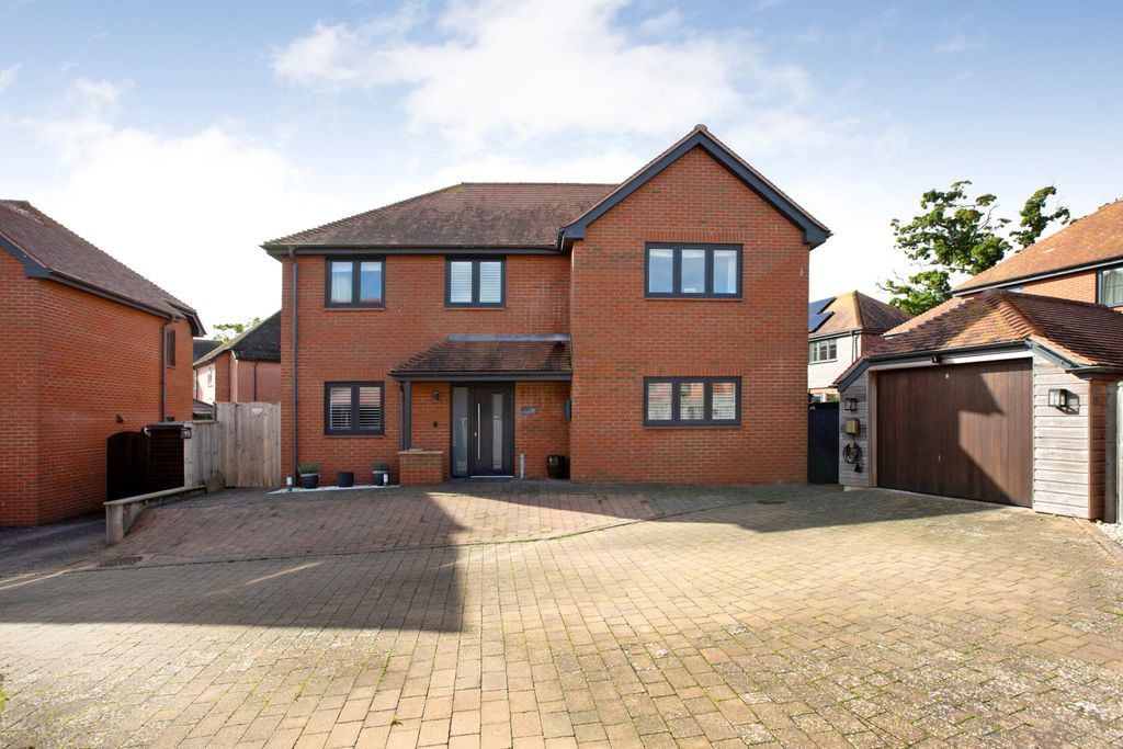 Property photo 1 of 17 Image