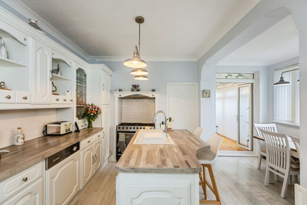 Property photo 2 of 45 Photo