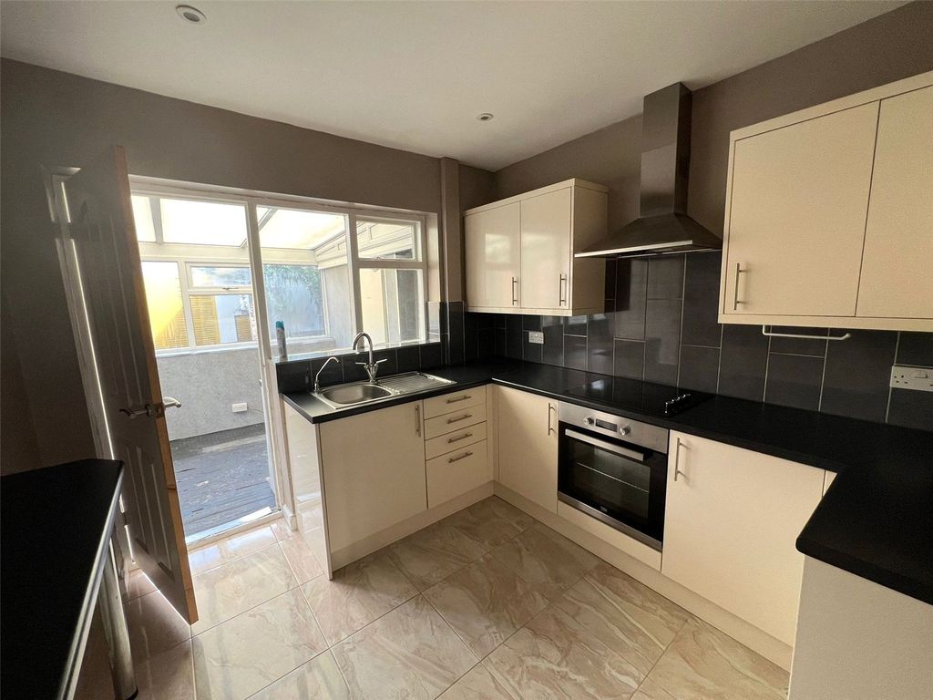 Property photo 1 of 22 Kitchen