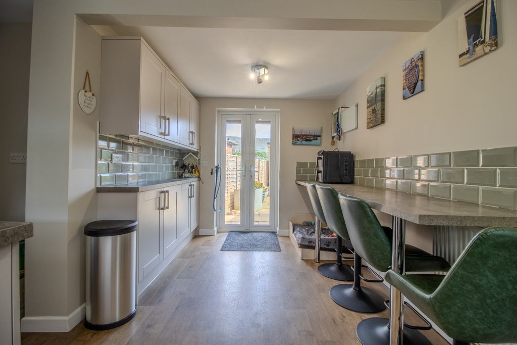 Property photo 3 of 25 4929253