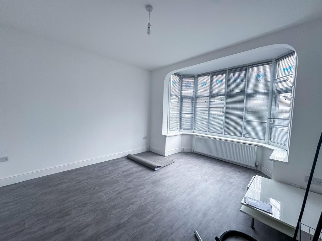 Property photo 1 of 16 Westrow Drive