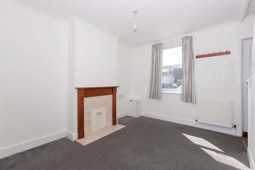 Property photo 2 of 13 Station Rd_8.Jpg
