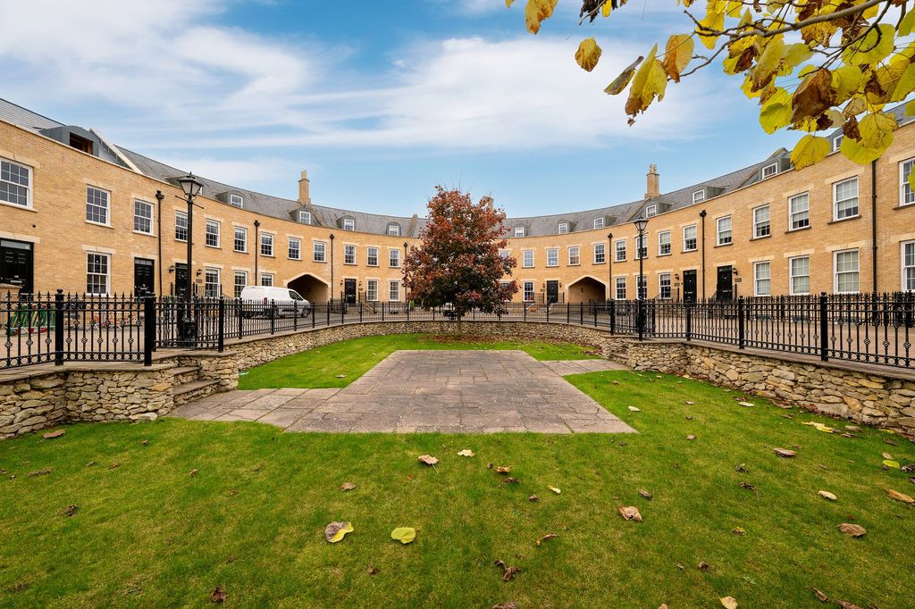 Additional image 37 of 6 bed end terrace house for saleShelley Place, The Colosseum, Lincoln LN1