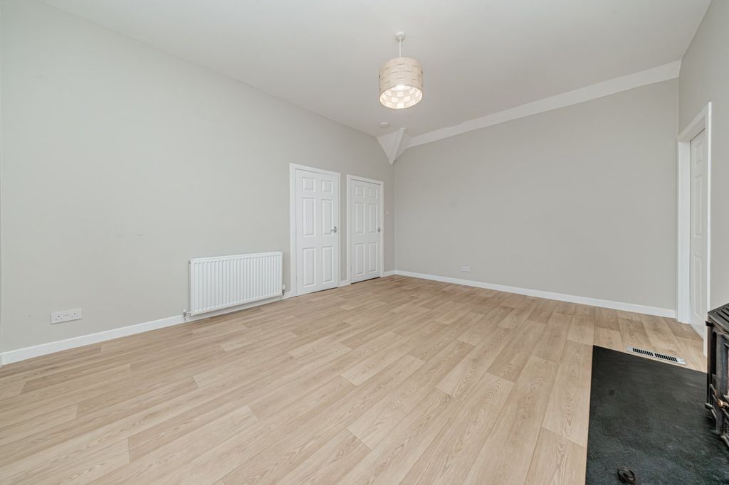 Property photo 3 of 19 Picture 3