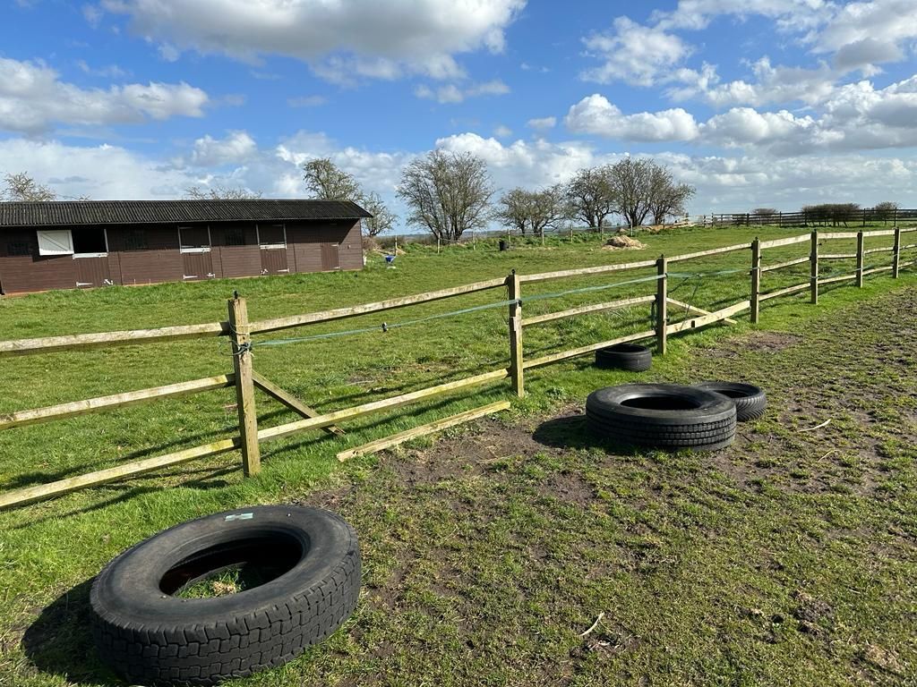 Property photo 3 of 7 Paddock