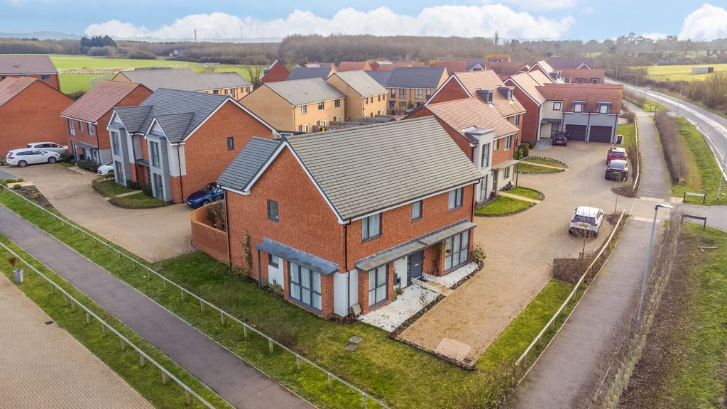 Property photo 3 of 42