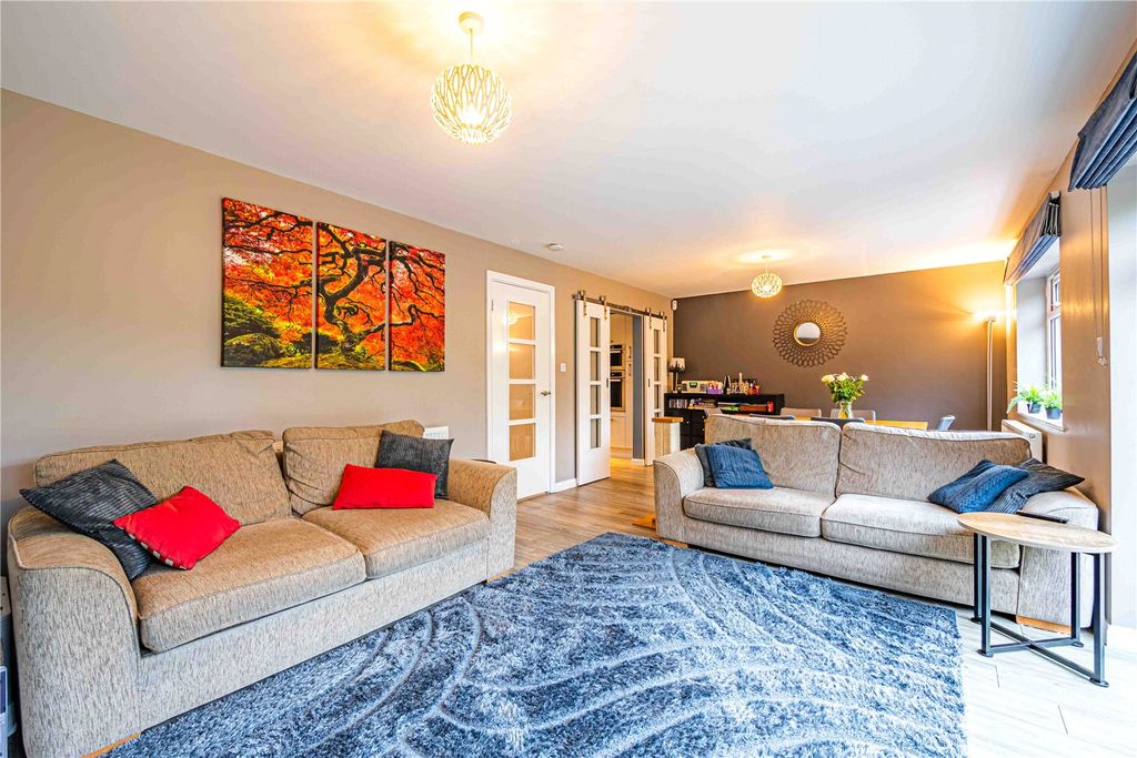 Property photo 2 of 38 Picture No. 26