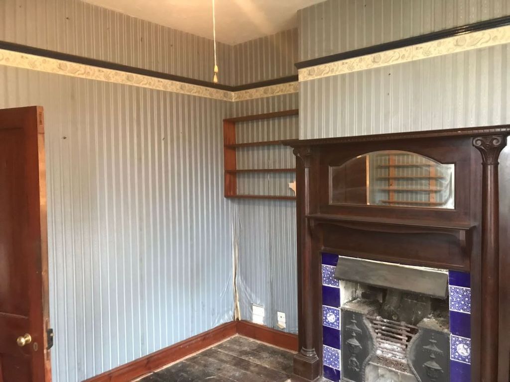 Property photo 2 of 32