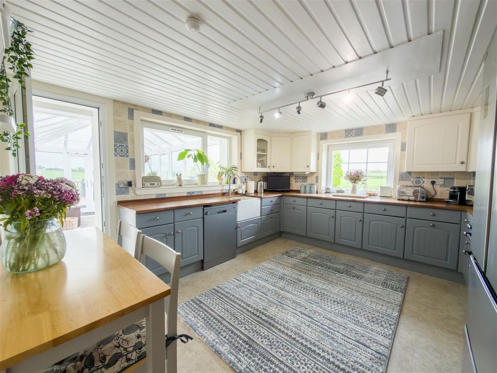 Property photo 3 of 38 Kitchen