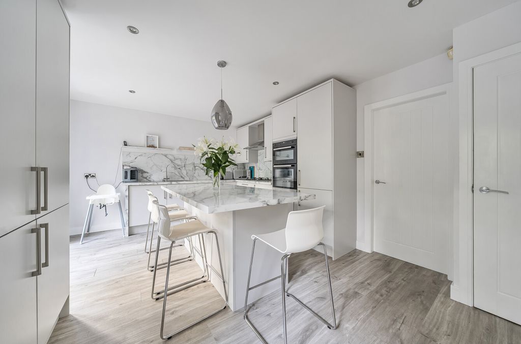 Property photo 3 of 10 1348224-3-68Bb087...