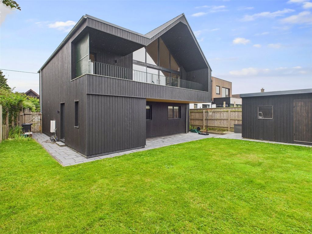 Property photo 2 of 48 Picture No. 54
