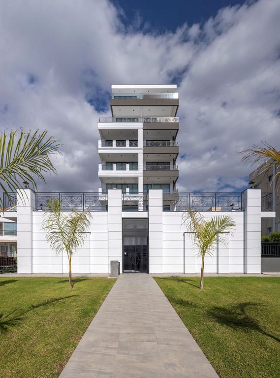 Property photo 3 of 21